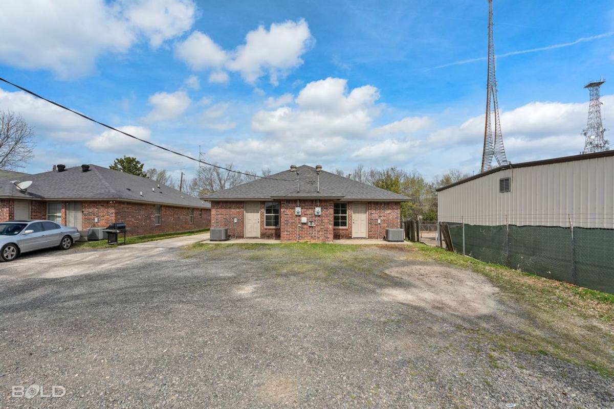 House for rent at 1719 Lakeshore Dr #B, Shreveport, LA 71103