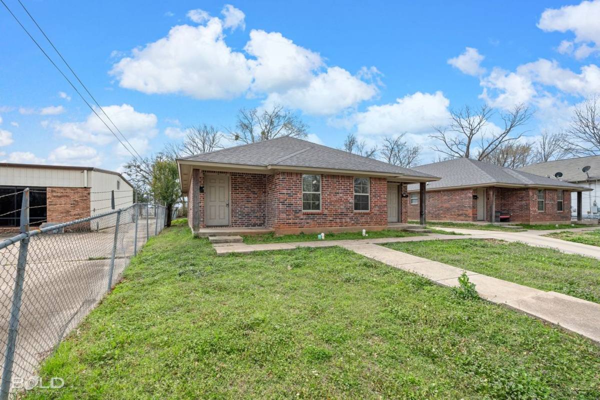 House for rent at 1719 Lakeshore Dr #B, Shreveport, LA 71103