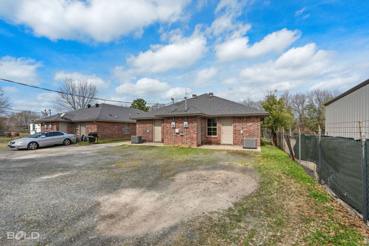 House for rent at 1719 Lakeshore Dr #B, Shreveport, LA 71103