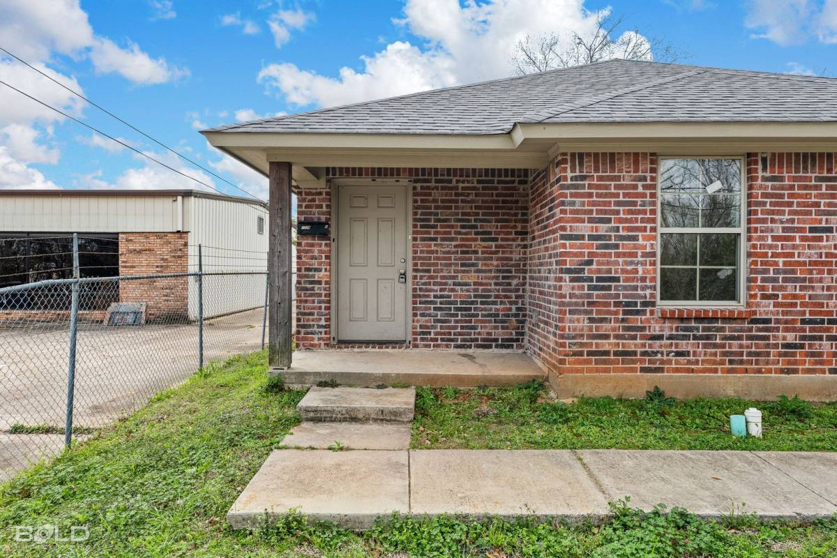 House for rent at 1719 Lakeshore Dr #B, Shreveport, LA 71103