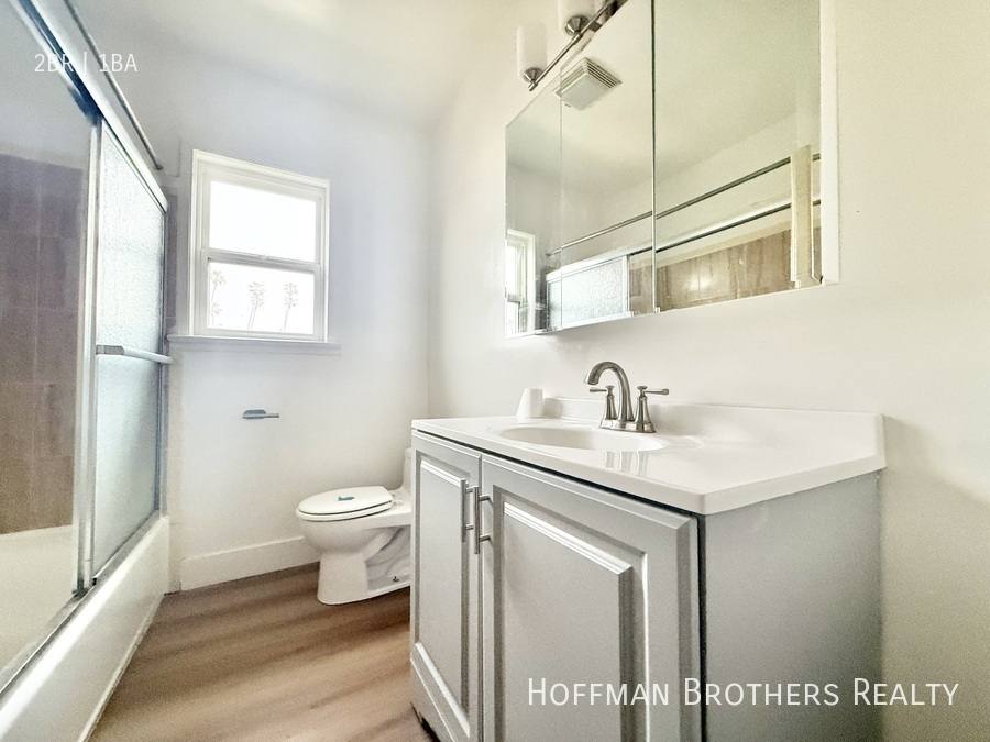 Apartment for rent at 1631 S Bronson Ave #1 4, Los Angeles, CA 90019