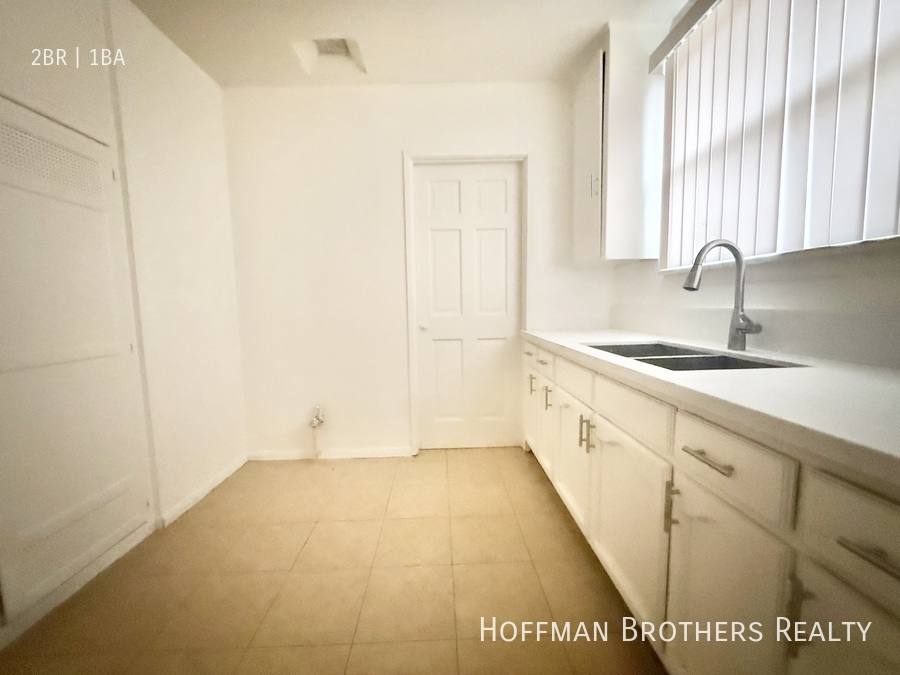 Apartment for rent at 1631 S Bronson Ave #1 4, Los Angeles, CA 90019