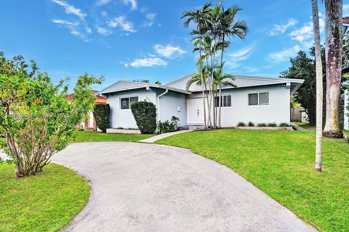 House for rent at 1018 Adams St, Hollywood, FL 33019