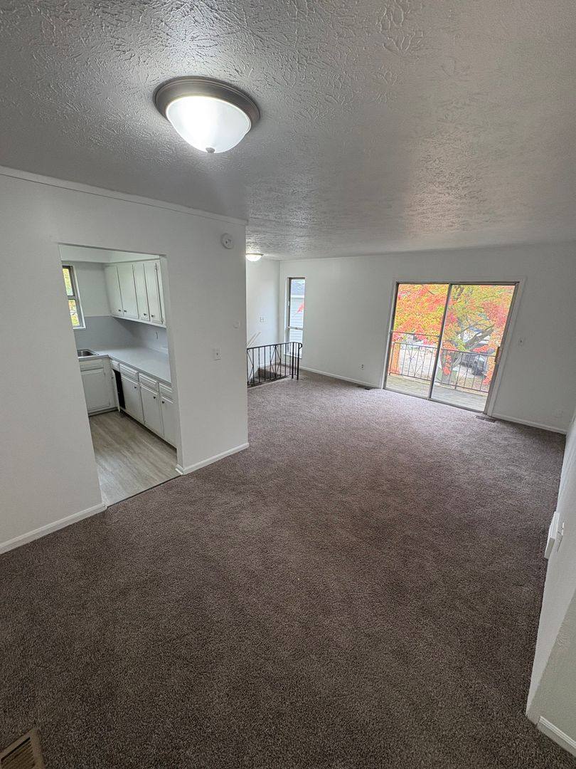 Townhouse for rent at 1370 Beckwith View Ave NE, Grand Rapids, MI 49505