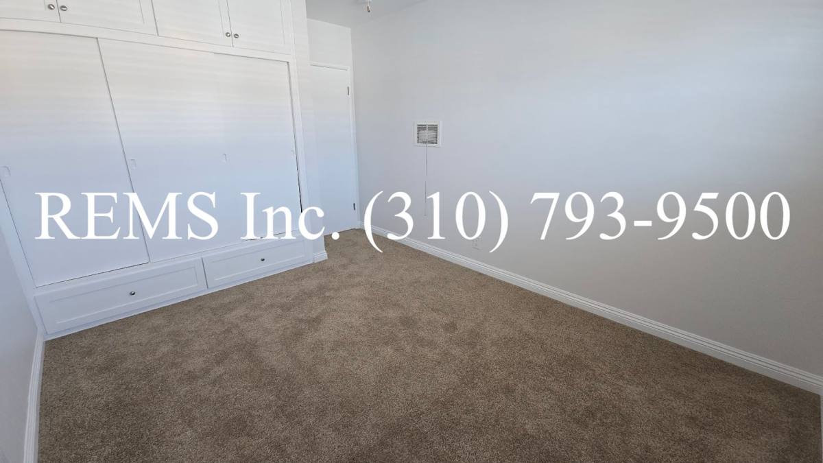 Apartment for rent at 11426 Gale Ave, Hawthorne, CA 90250