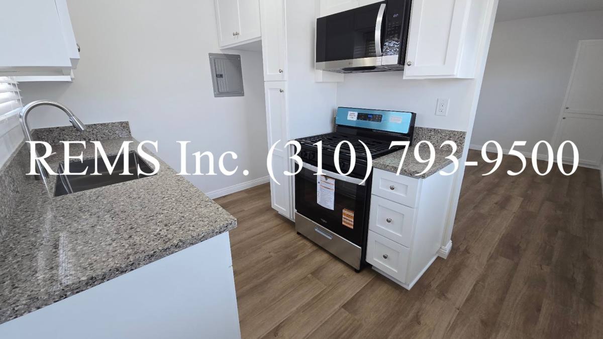 Apartment for rent at 11426 Gale Ave, Hawthorne, CA 90250