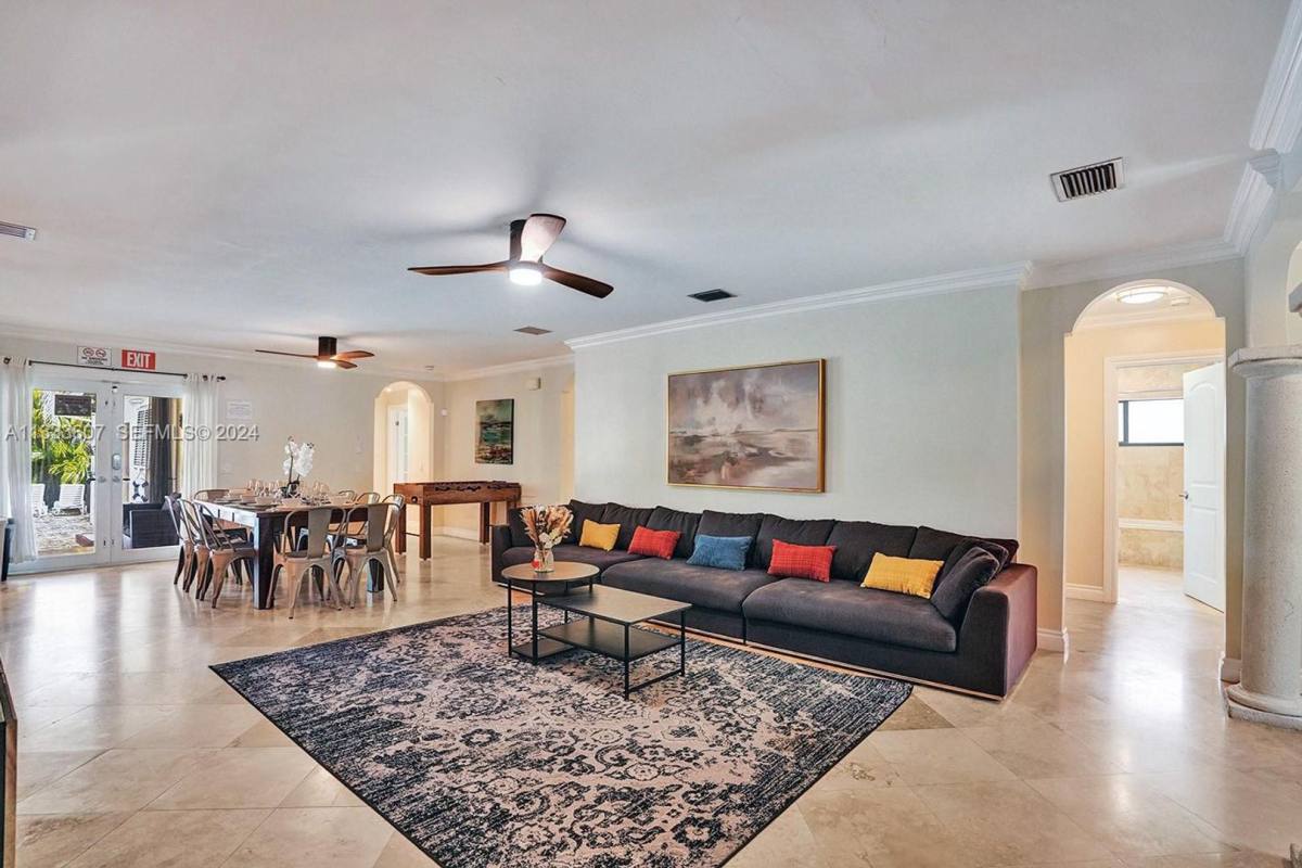 House for rent at 1049 N Southlake Dr, Hollywood, FL 33019