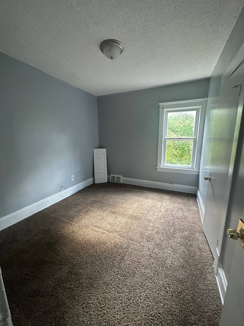 Apartment for rent at 11414-16 Fairport, Cleveland, OH 44108