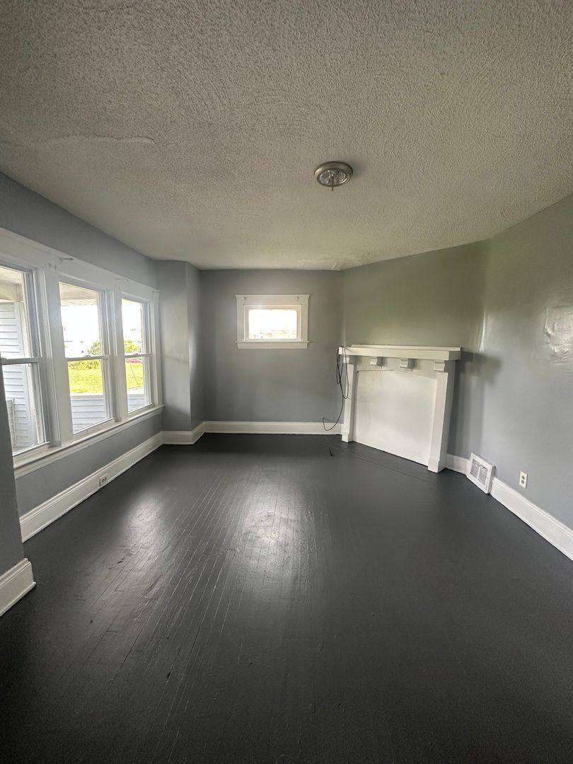 Apartment for rent at 11414-16 Fairport, Cleveland, OH 44108