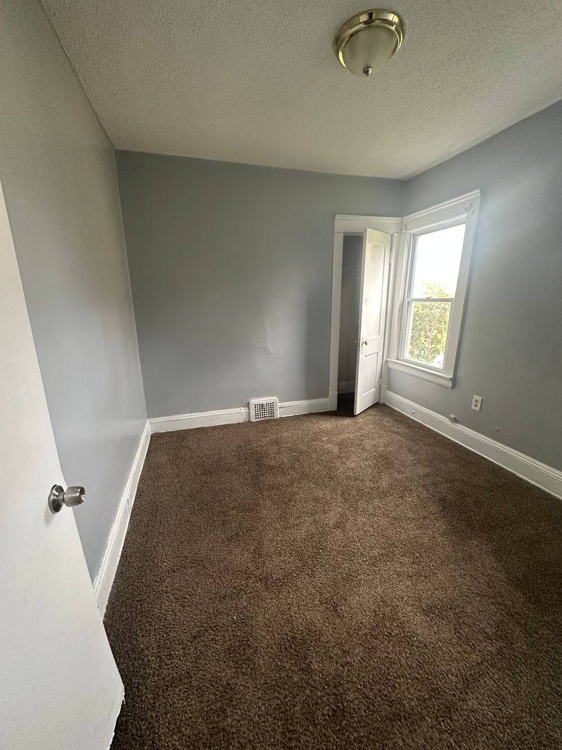 Apartment for rent at 11414-16 Fairport, Cleveland, OH 44108