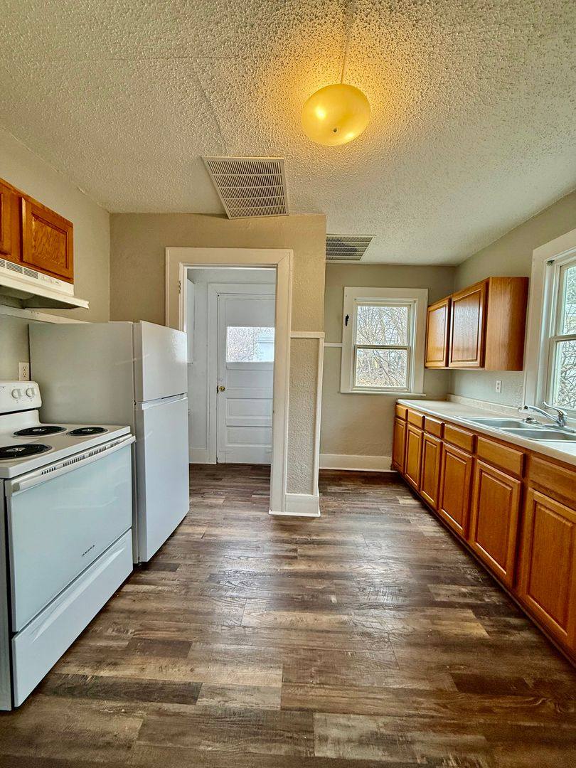 Apartment for rent at 845-847 2nd Ave NW, Valley City, ND 58072