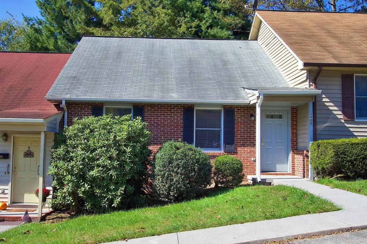 Apartment for rent at 590-610 N Dr, Christiansburg, VA 24073