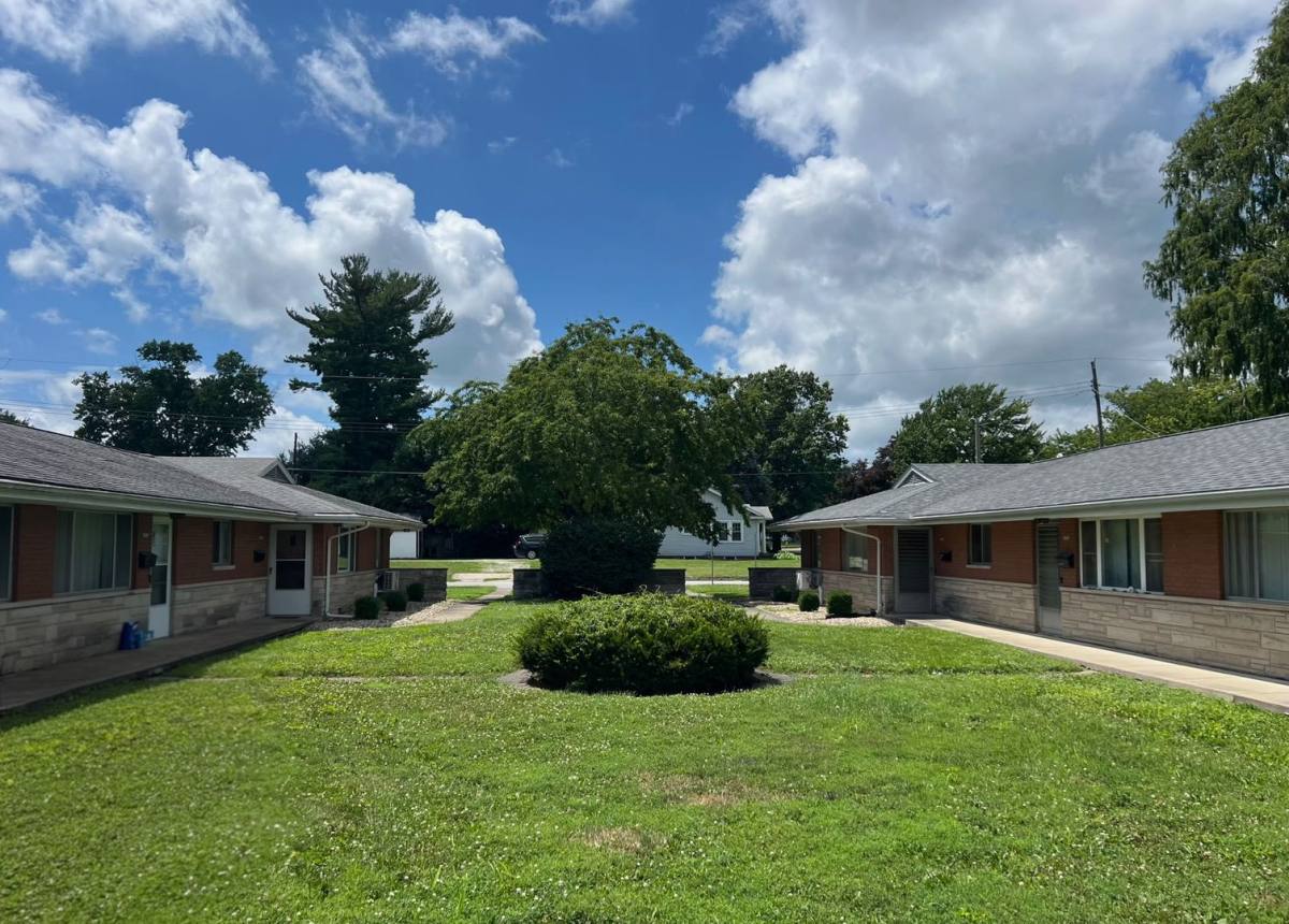 Apartment for rent at 404 408 S, Mattoon, IL 61938