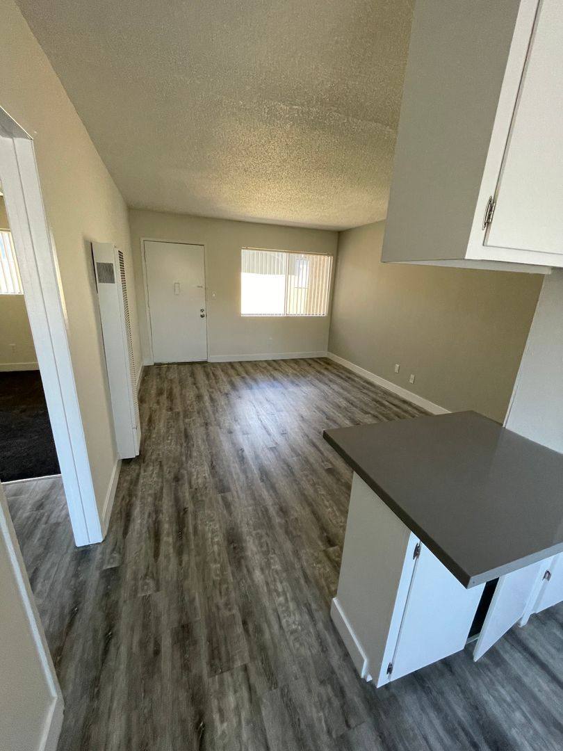 Apartment for rent at 2120 Vanderbilt Lane, Redondo Beach, CA 90278