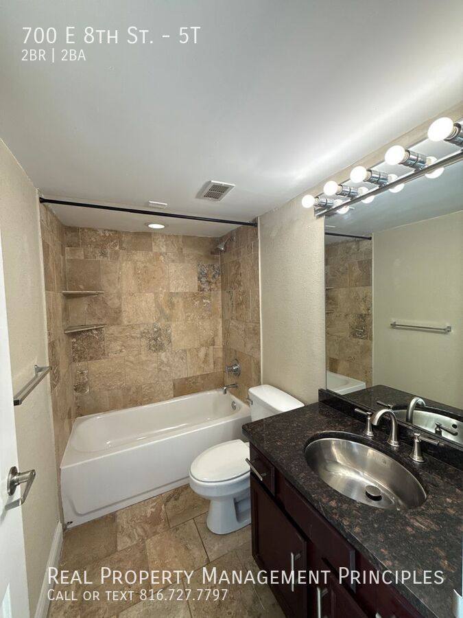 Condo for rent at 700 E 8th St #5T, Kansas City, MO 64106