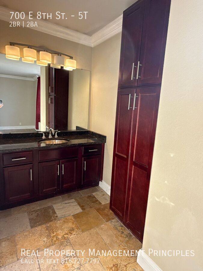 Condo for rent at 700 E 8th St #5T, Kansas City, MO 64106