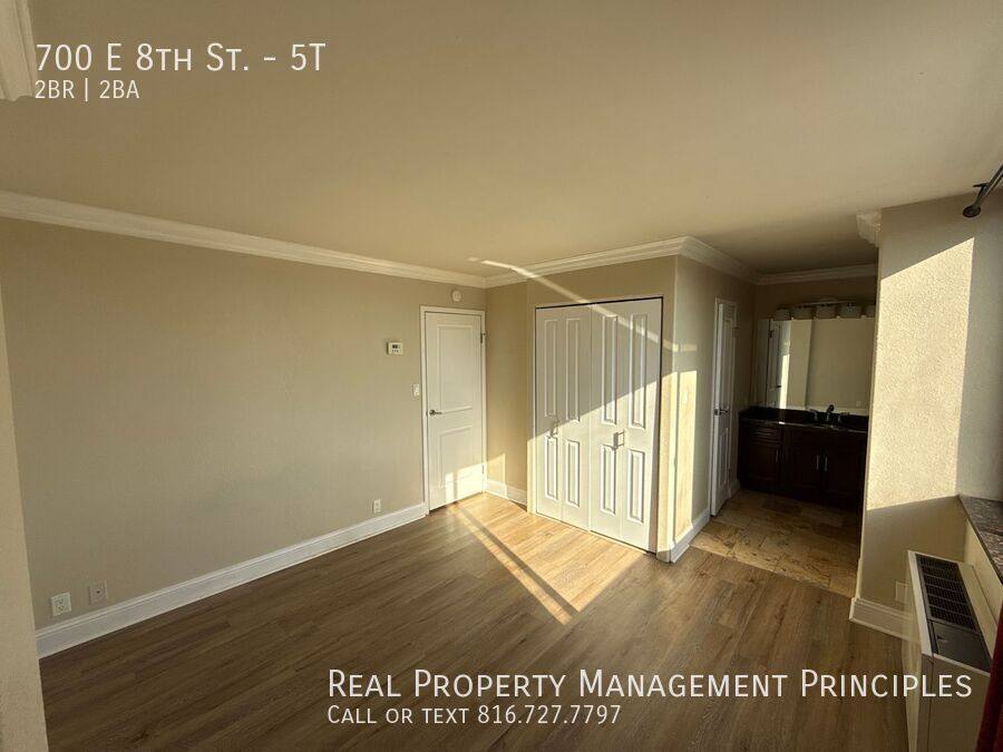 Condo for rent at 700 E 8th St #5T, Kansas City, MO 64106