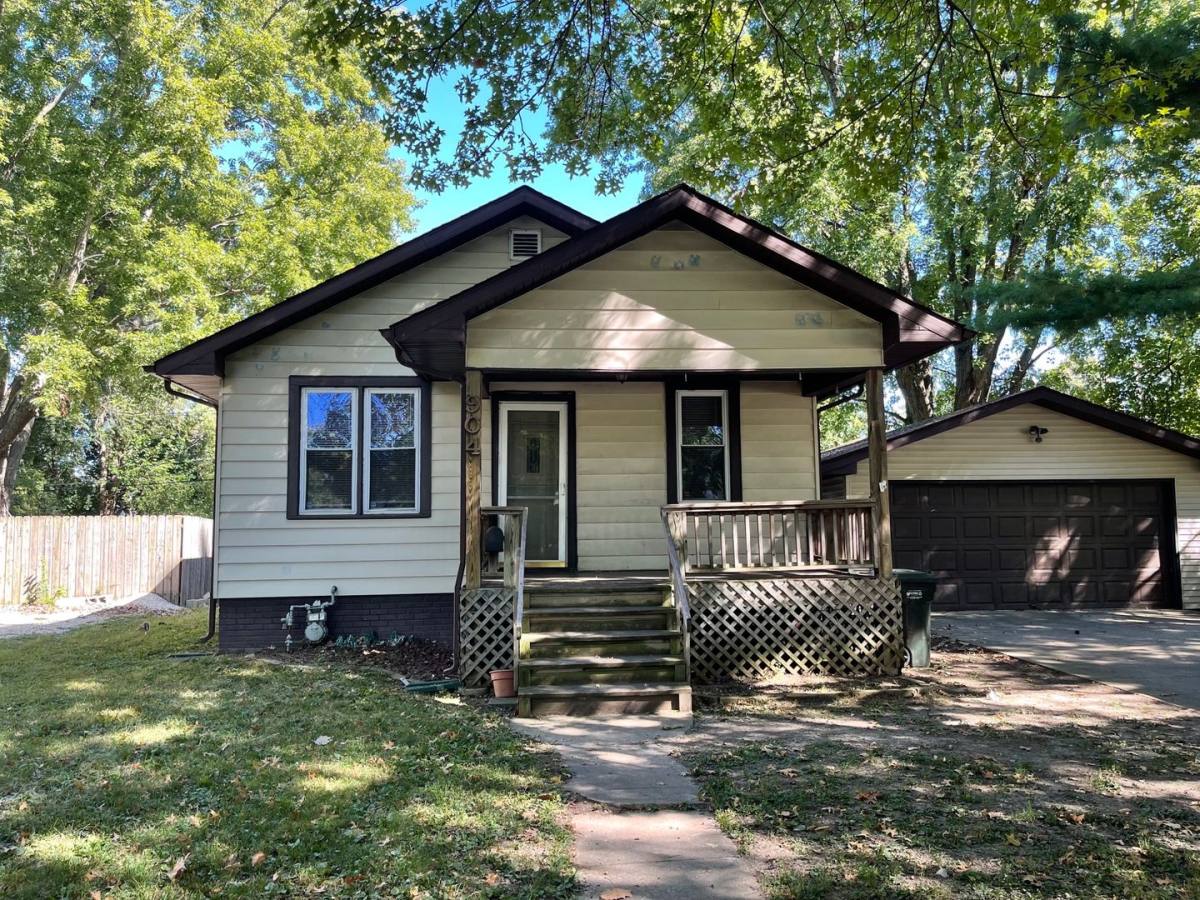 House for rent at 904 N Busey Ave, Urbana, IL 61801
