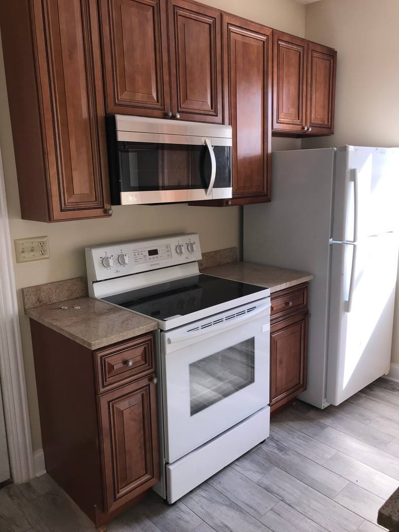 Apartment for rent at 443-445 Iowa, Aurora, IL 60506
