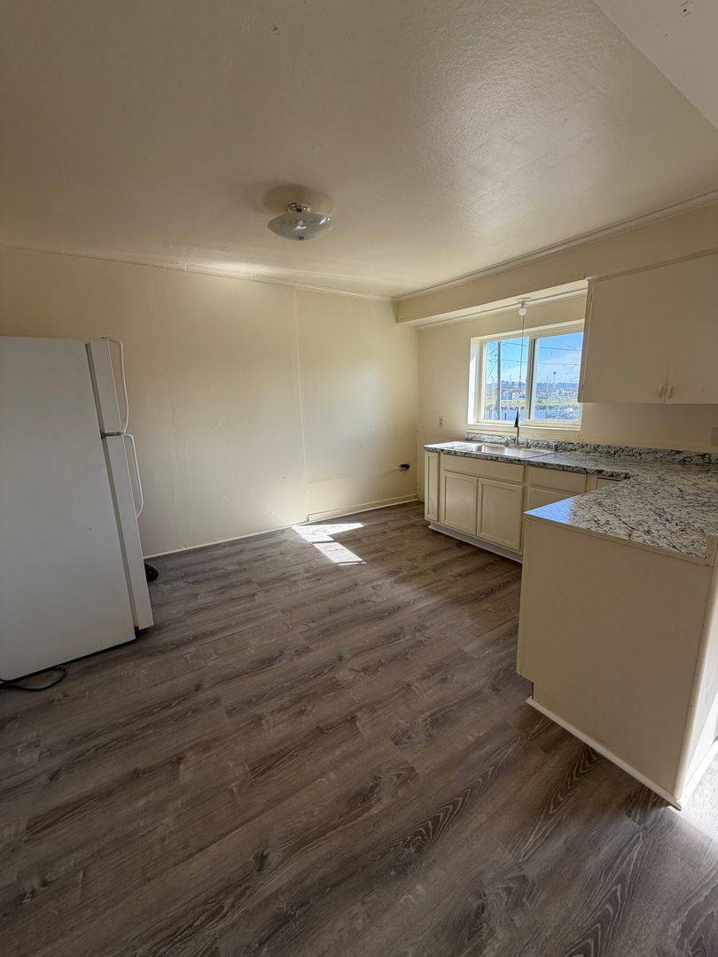 Apartment for rent at 87 NE Harbor Court, Warrenton, OR 97146