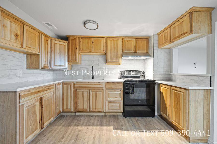 Apartment for rent at 223 SE 5th Ave #B, Soap Lake, WA 98851