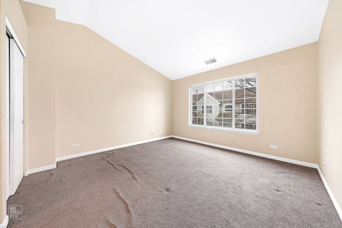 Townhouse for rent at 1733 Avalon Court, Glendale Heights, IL 60139