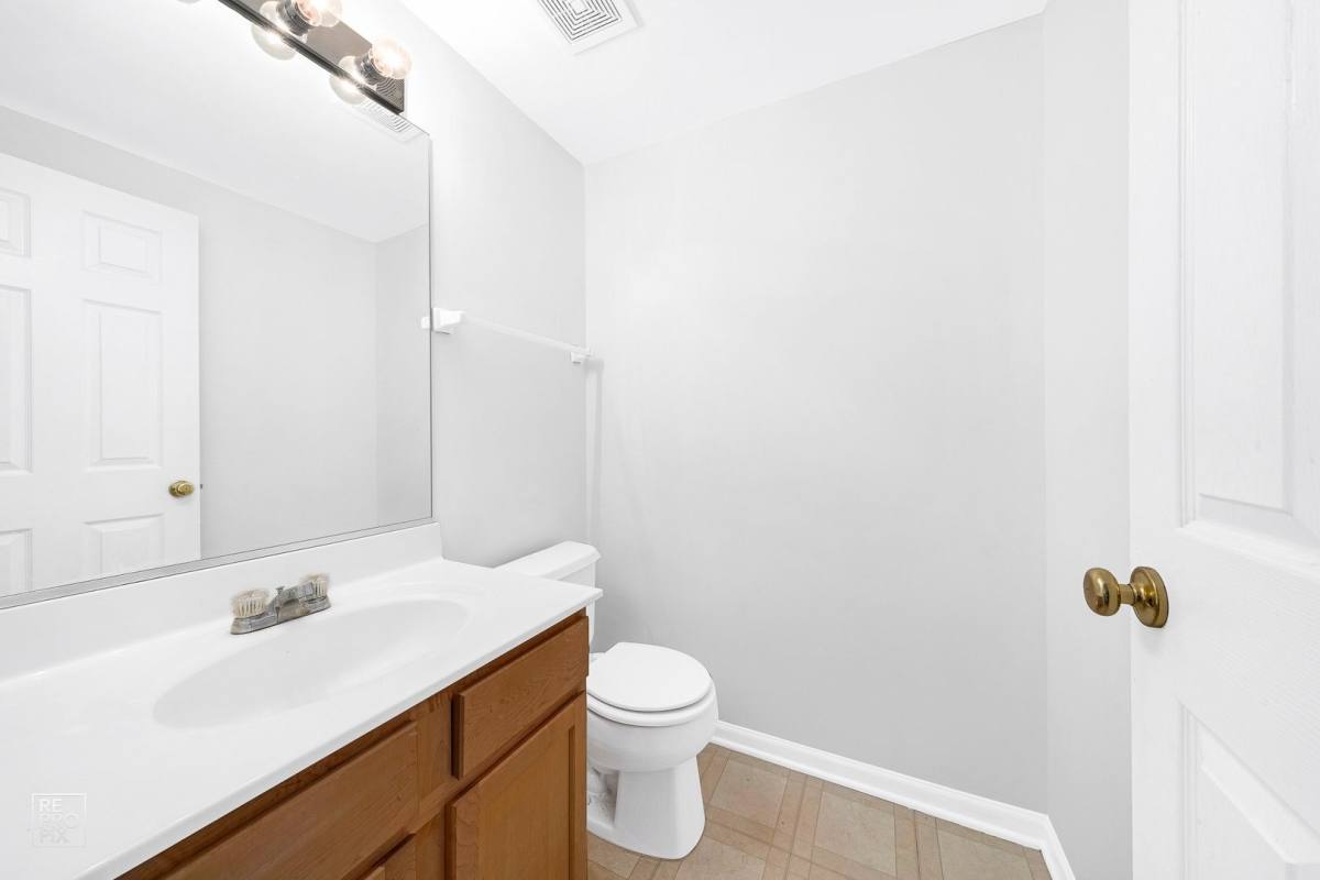 Townhouse for rent at 1733 Avalon Court, Glendale Heights, IL 60139