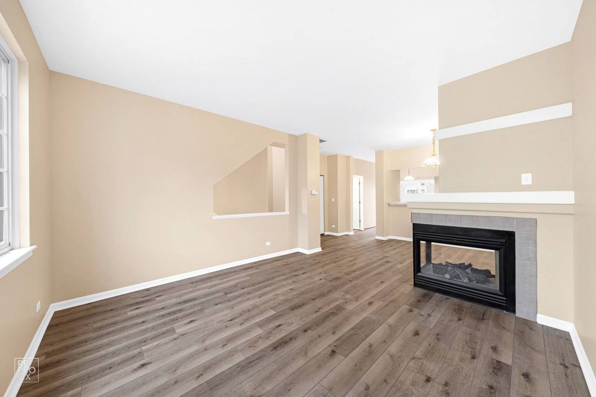 Townhouse for rent at 1733 Avalon Court, Glendale Heights, IL 60139