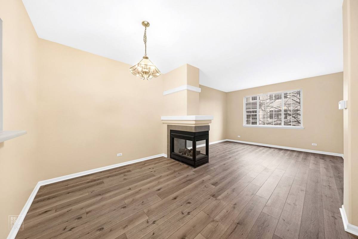 Townhouse for rent at 1733 Avalon Court, Glendale Heights, IL 60139