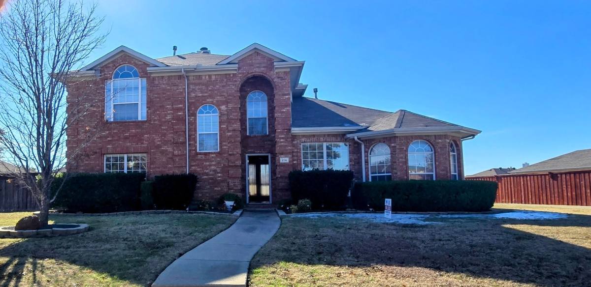 House for rent at 214 Glen Ridge Dr, Plano, TX 75094
