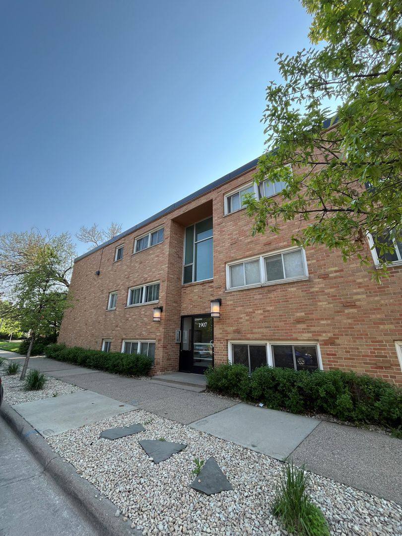 Apartment for rent at 1907-1917 Colfax Ave S, Minneapolis, MN 55403