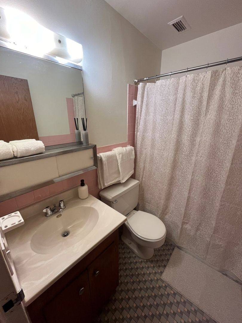 Apartment for rent at 1907-1917 Colfax Ave S, Minneapolis, MN 55403