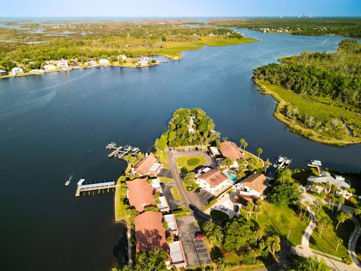 Condo for rent at 373 NW 14th Place, Crystal River, FL 34428