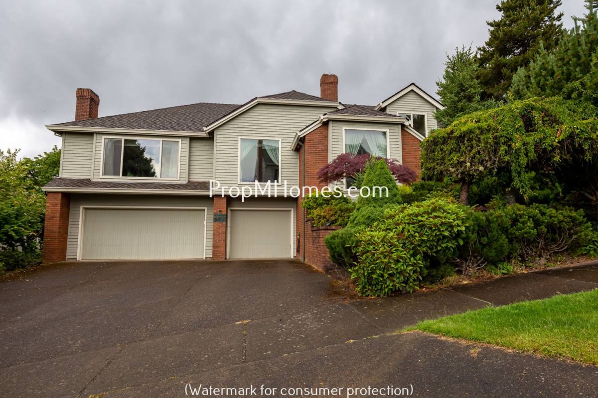 House for rent at 8817 NW Hazeltine St, Portland, OR 97229