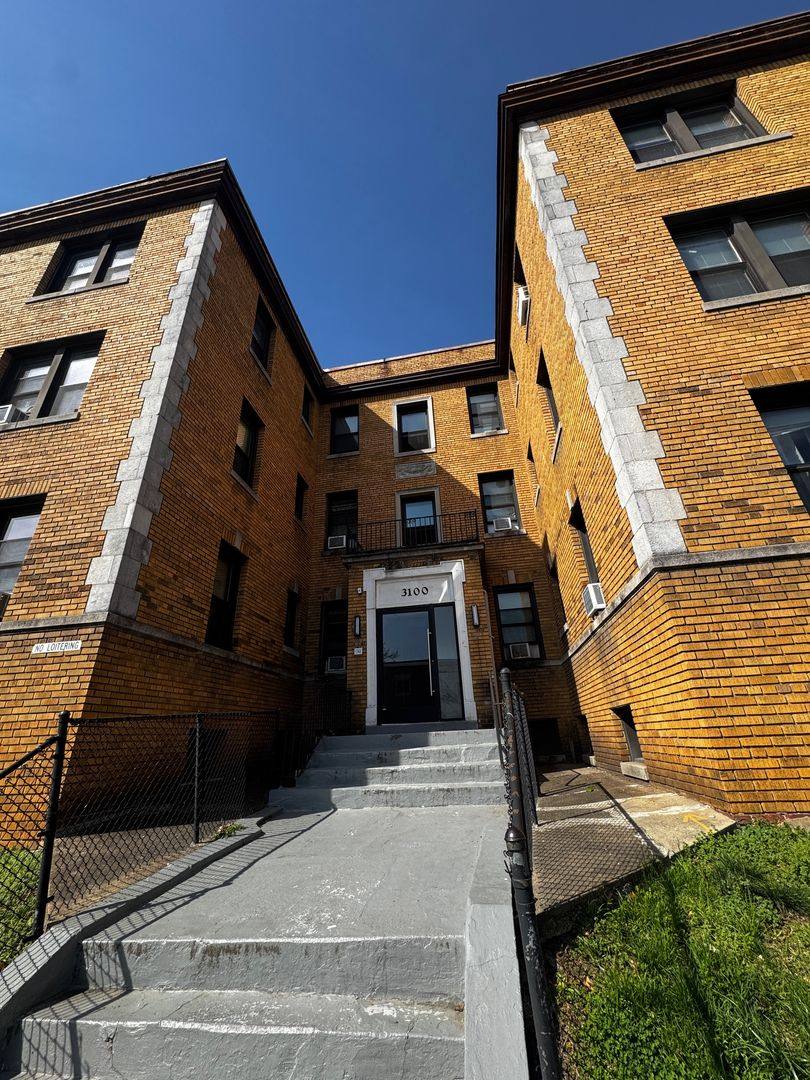 Apartment for rent at 3100 Warder St NW, Washington, DC 20010