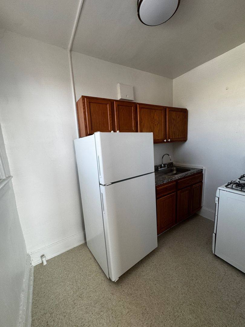 Apartment for rent at 3100 Warder St NW, Washington, DC 20010