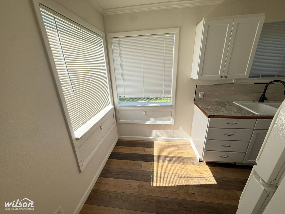 Apartment for rent at 1418 - 1420 Queen Ave, Yakima, WA 98902