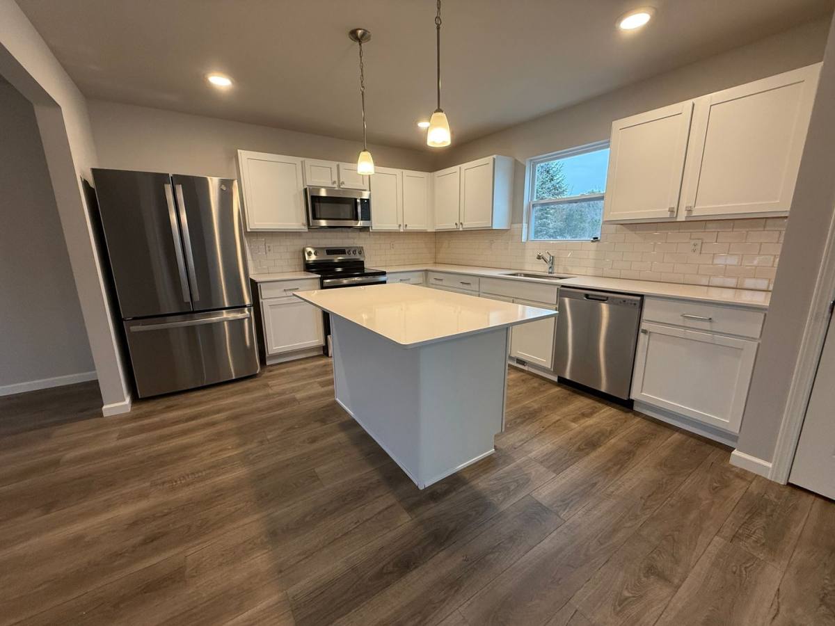 House for rent at 54271 Stonebridge Dr, Elkhart, IN 46514