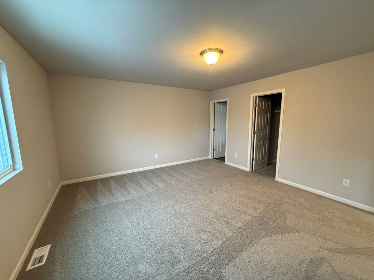 House for rent at 54271 Stonebridge Dr, Elkhart, IN 46514