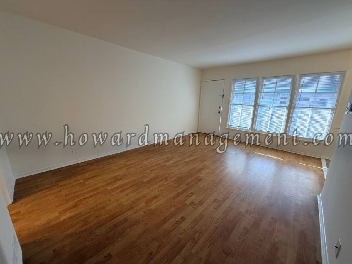 Apartment for rent at 3717 Los Feliz Blvd, Los Angeles, CA 90027