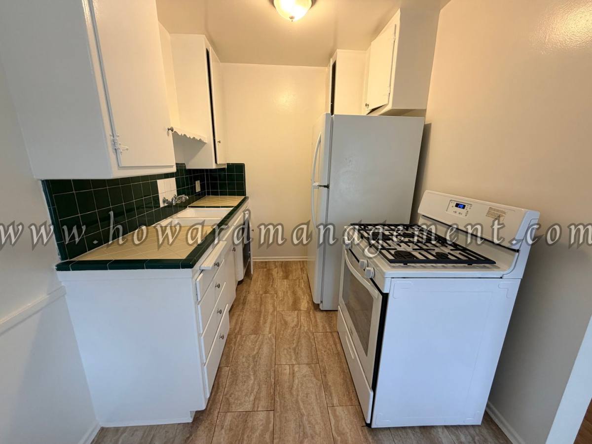 Apartment for rent at 3717 Los Feliz Blvd, Los Angeles, CA 90027