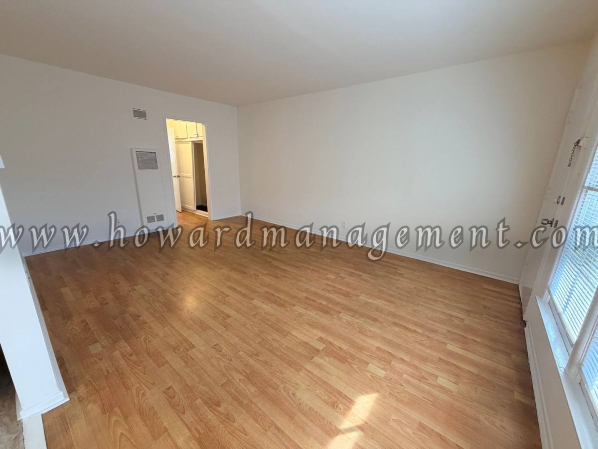 Apartment for rent at 3717 Los Feliz Blvd, Los Angeles, CA 90027