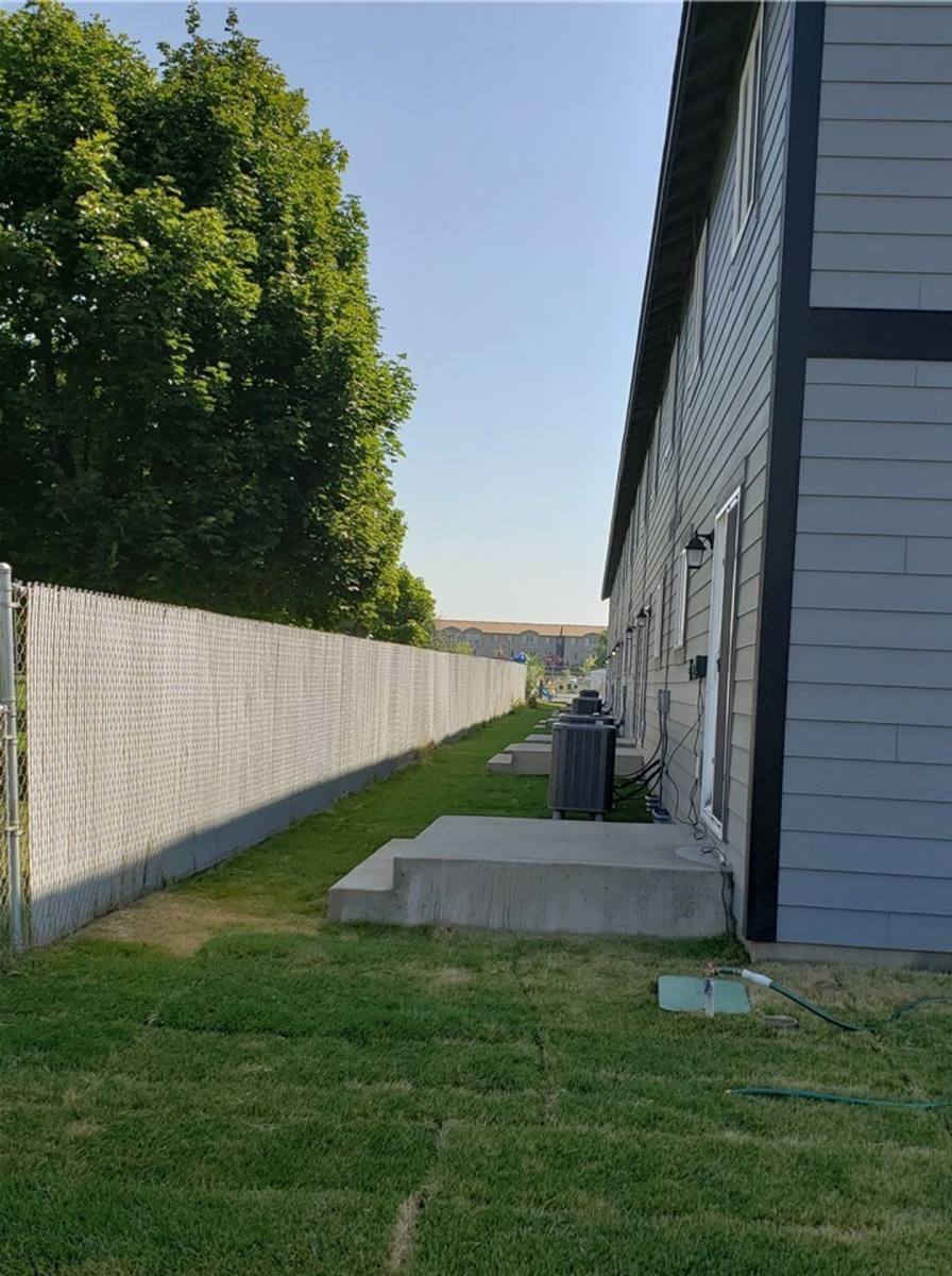 Townhouse for rent at 1525 S Monroe St, Moses Lake, WA 98837