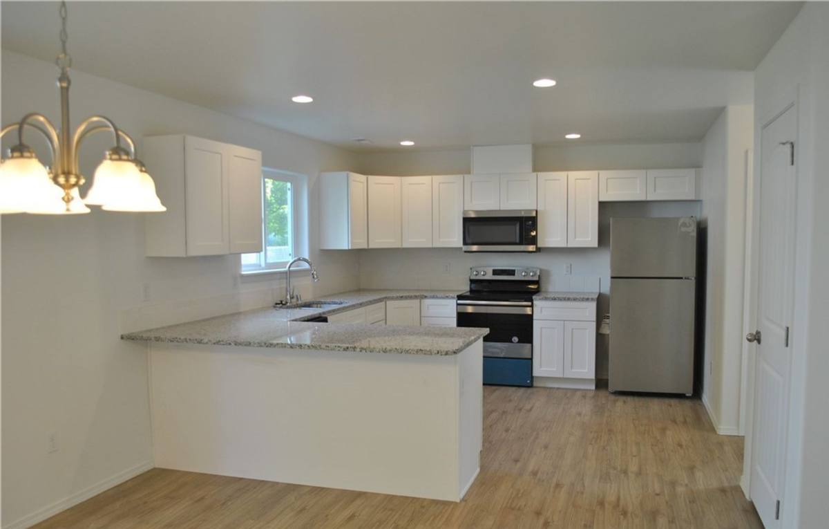 Townhouse for rent at 1525 S Monroe St, Moses Lake, WA 98837