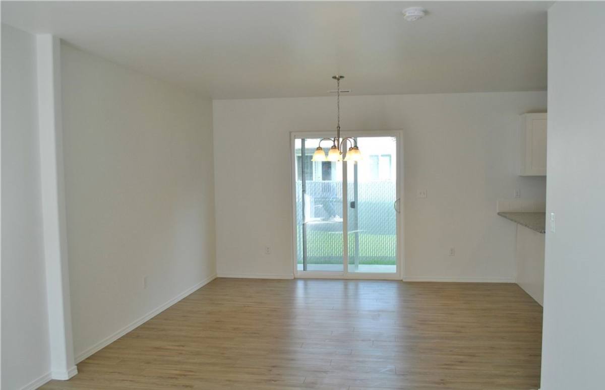 Townhouse for rent at 1525 S Monroe St, Moses Lake, WA 98837