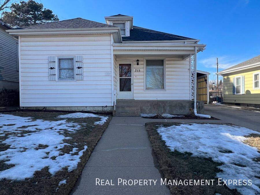 House for rent at 715 S 4th Ave, Sioux Falls, SD 57104
