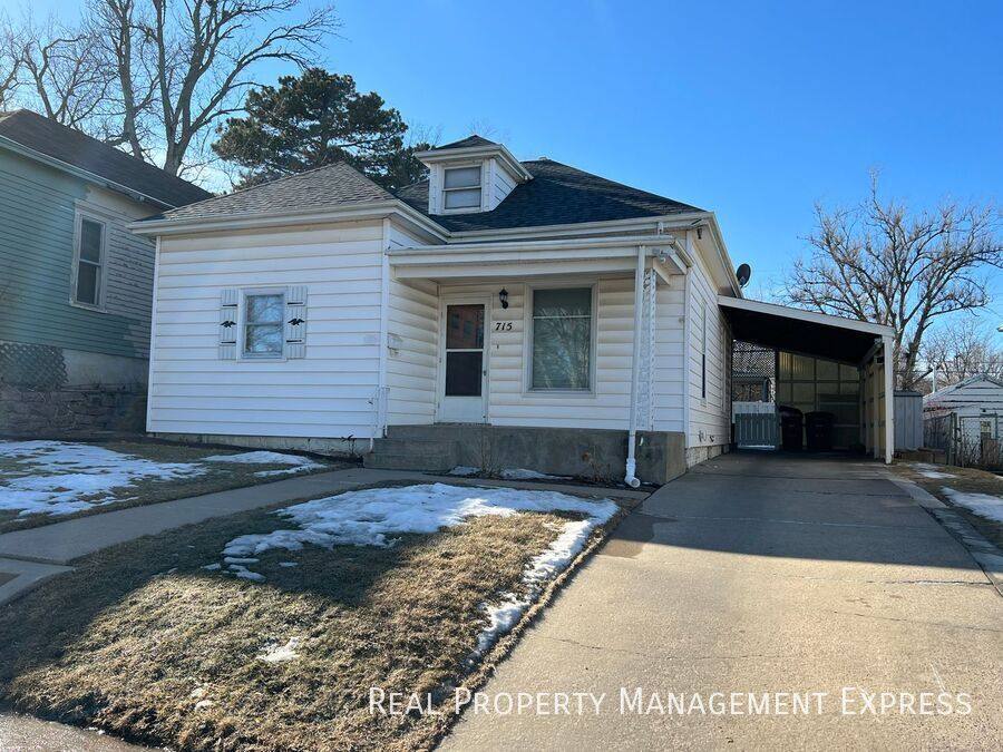 House for rent at 715 S 4th Ave, Sioux Falls, SD 57104