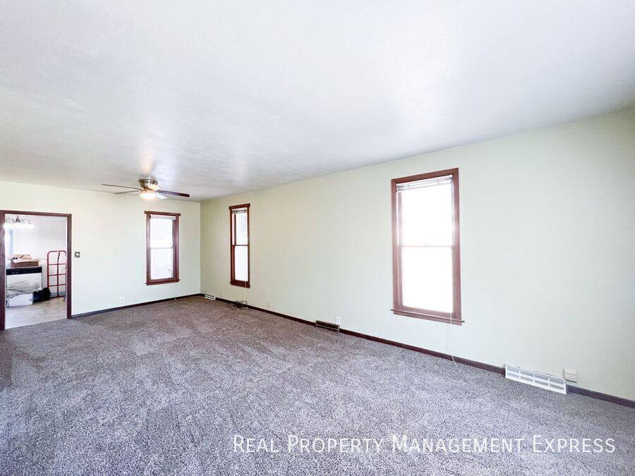 House for rent at 715 S 4th Ave, Sioux Falls, SD 57104