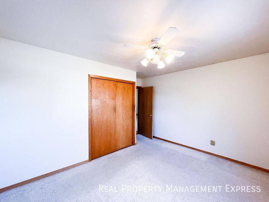 House for rent at 715 S 4th Ave, Sioux Falls, SD 57104