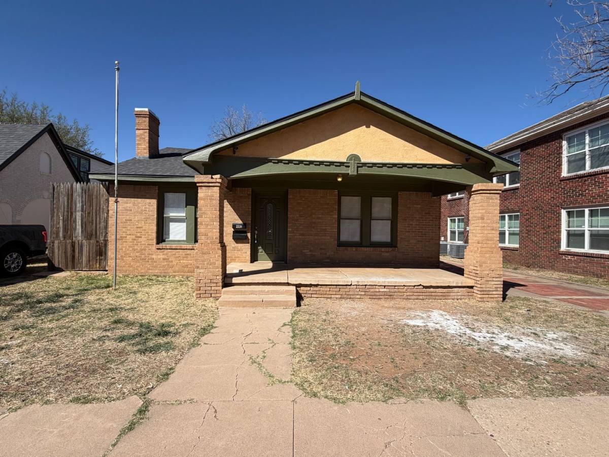 House for rent at 2220 16th St, Lubbock, TX 79401